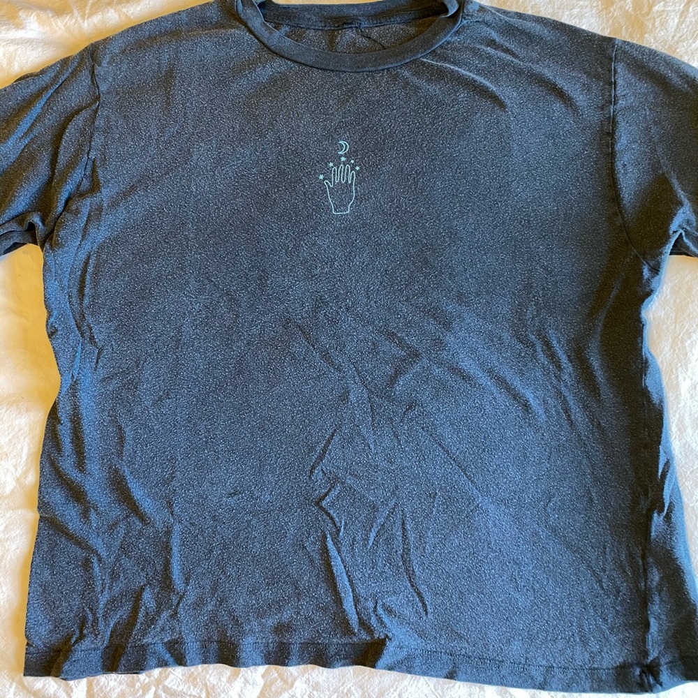 Gray tshirt